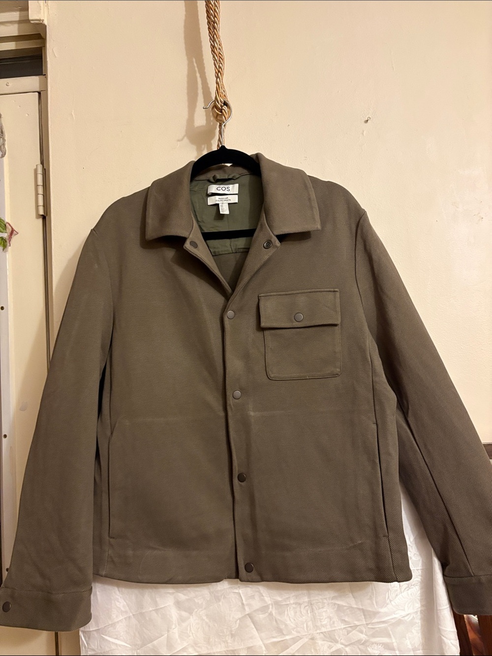 COS Men's Olive Utility Shacket Jacket. Cotton